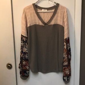 Umgee long sleeved blouse